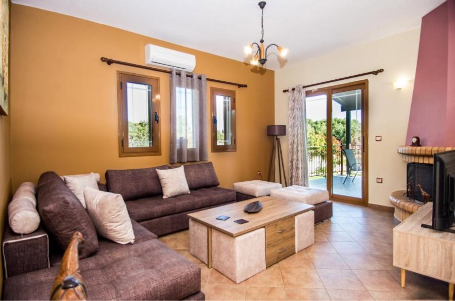 Villa Irida Afrato Buitenkant foto
