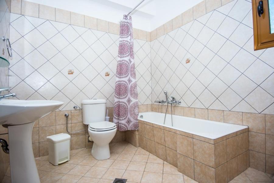 Villa Irida Afrato Buitenkant foto