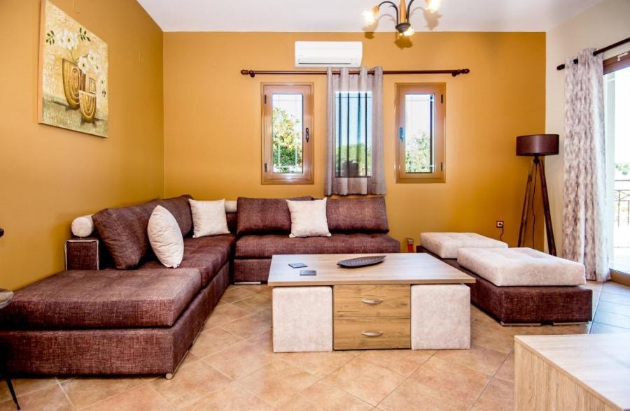 Villa Irida Afrato Buitenkant foto