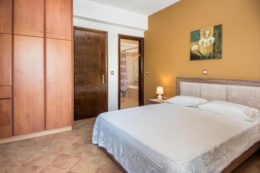 Villa Irida Afrato Buitenkant foto