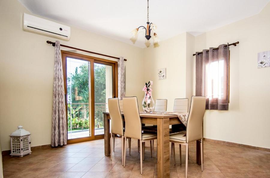 Villa Irida Afrato Buitenkant foto