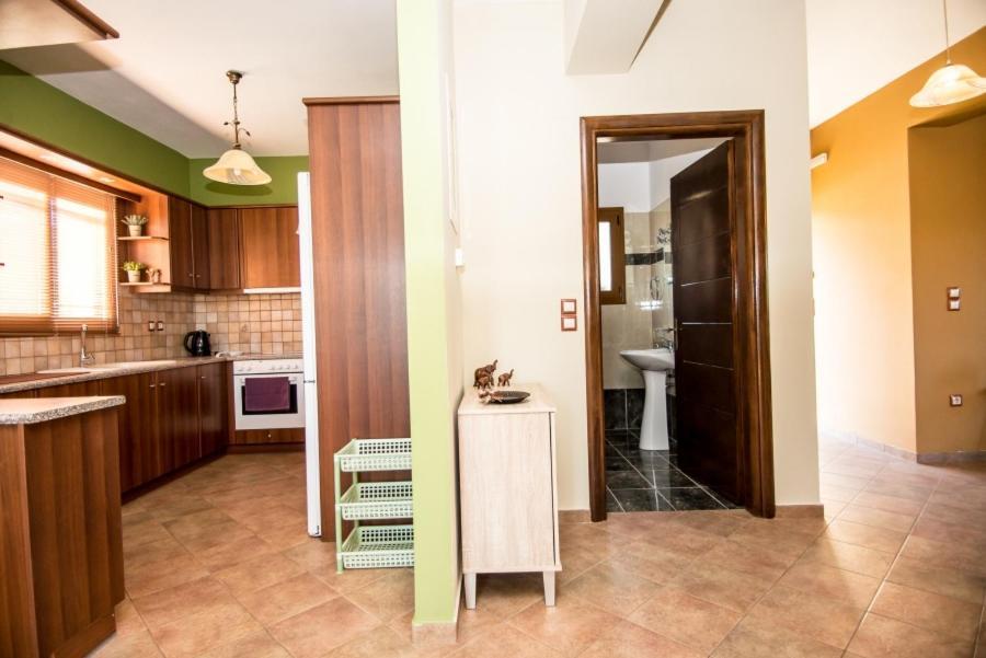 Villa Irida Afrato Buitenkant foto