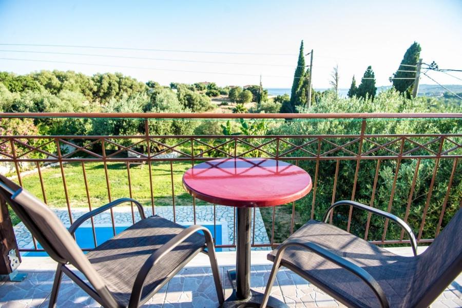 Villa Irida Afrato Buitenkant foto